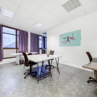 Bureau privé 27 m² 4 postes Coworking Cours Mirabeau Marignane 13700 - photo 2